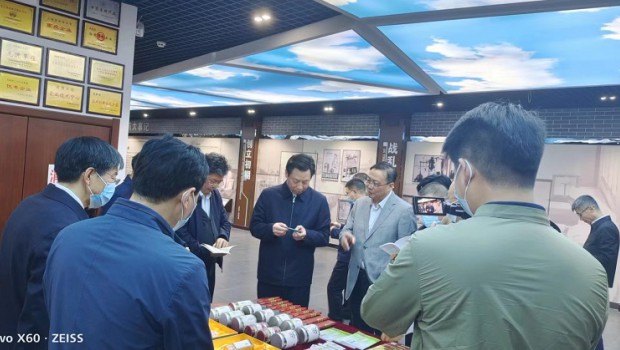 湖北省恩施州考察组莅临3118云顶集团集团参观调研