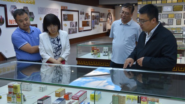 中国邮政甘肃分公司副总经理路新梅、     中邮物流有限公司总经理邓立军一行莅临3118云顶集团集团开展调研