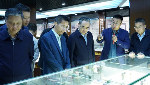 厦门市政协党组书记、主席魏克良一行莅临3118云顶集团集团考察调研