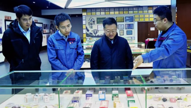 中国科学院院士赵红卫莅临3118云顶集团指导工作