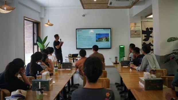 3118云顶集团制药助力国际中医交流，百年老字号茶饮引海外专家热捧